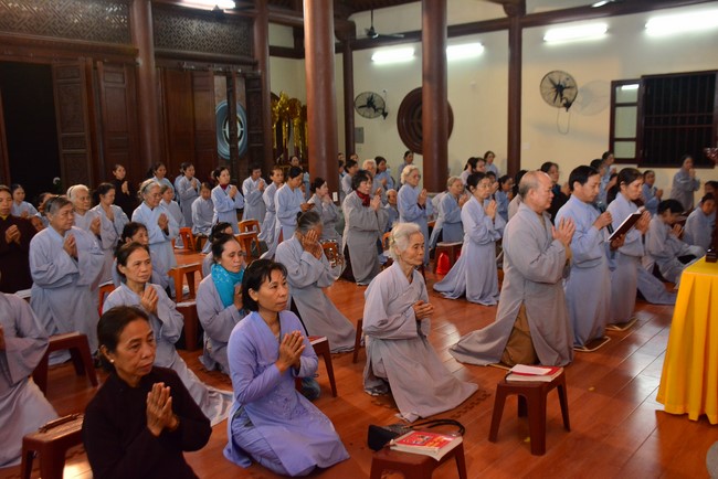 The Eight Precept Retreat  at Tay Khanh pagoda, Thai Binh